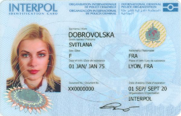 Une carte d'id d'interpol